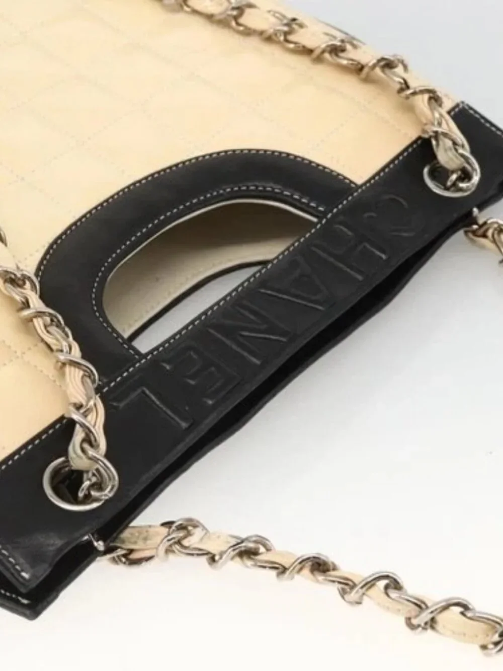 CHANEL Choco Bar Chain Shoulder Bag Patent Leather Beige Silver CC Auth BA11764A